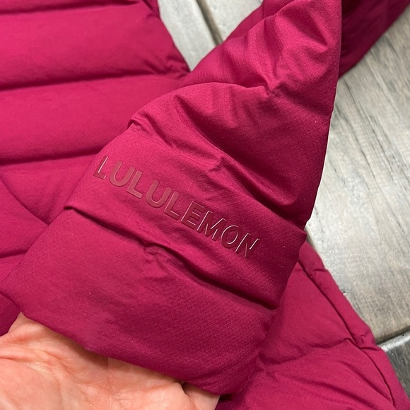 Lululemon Pack It Down Jacket Pomegranate - Picture 5 of 11